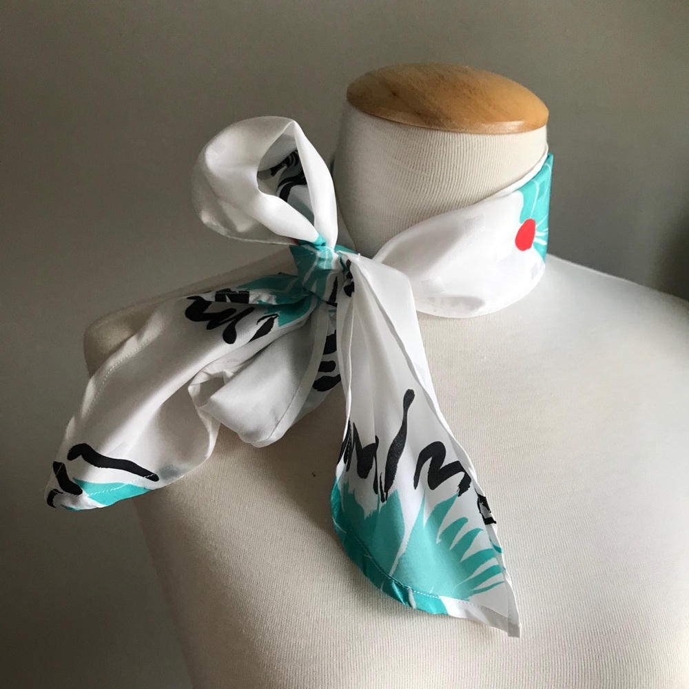 Vintage pointed scarf